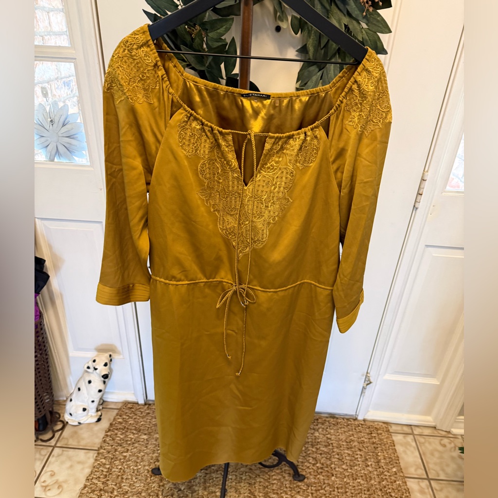 Elite Tahari Stunning Designer Gold Intricately Embroidered Silk Midi Dress 14